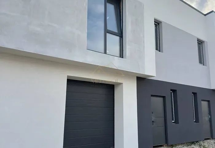 Продаж таунхауса з гаражем 144 м2 / 520$/м2