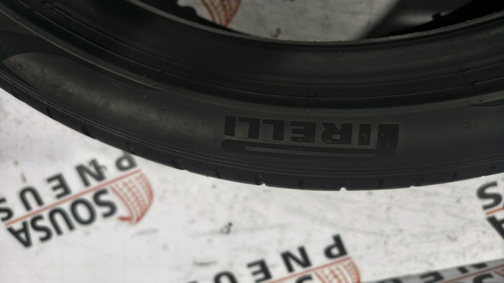 2 pneus semi novos 225-40R19 Pirelli - Oferta dos Portes