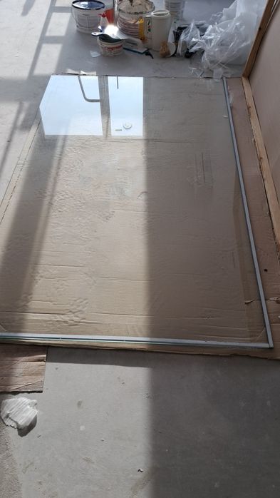 Продам скляну перегородку в душ