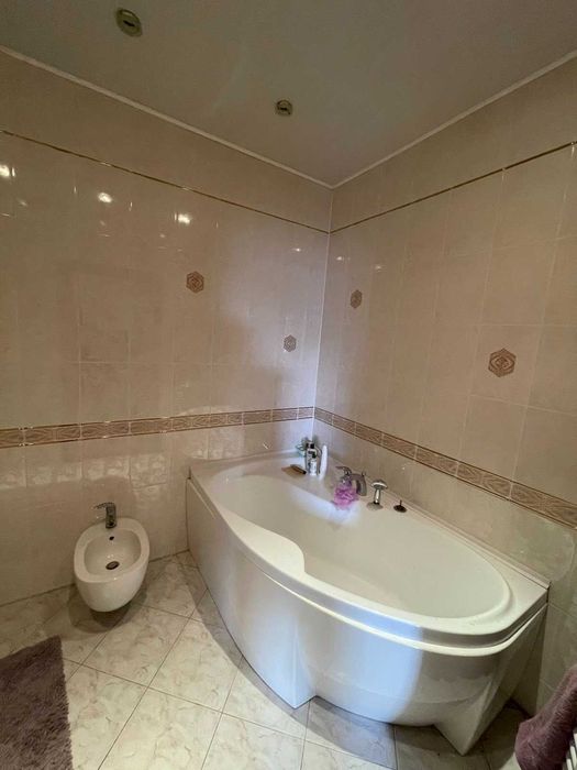 Продаётся шикарный 2х этажный дом в Центральном районе города!