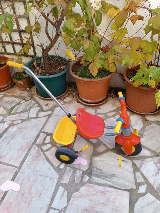 Triciclo de criança