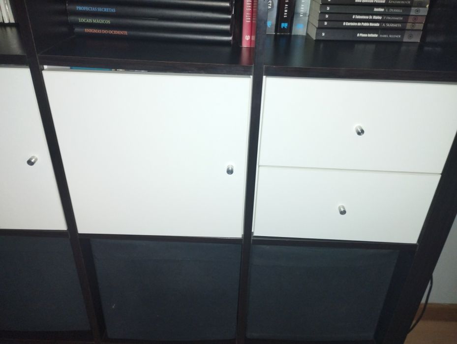 Estante IKEA kallax preta 16 cubos