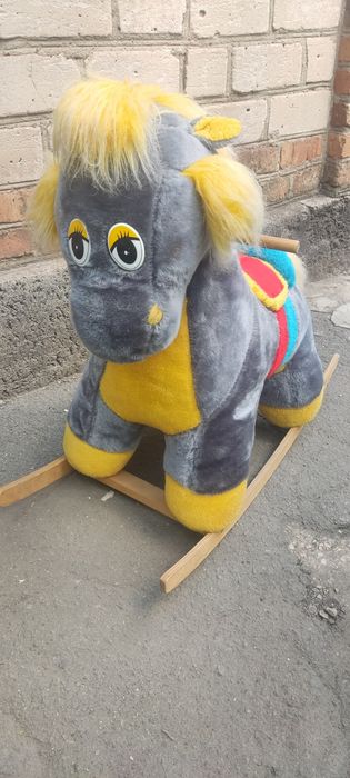 Коник-гойдалка, іграшка