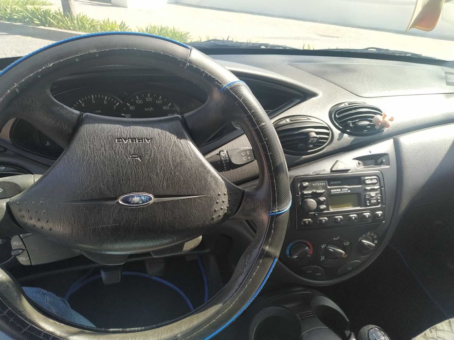 Ford Focus 1.4 gasolina - 2001 foto 5