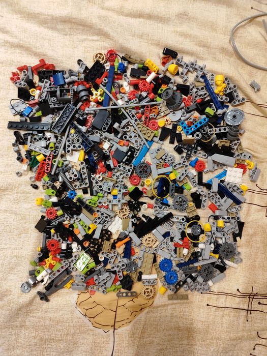 Конструктор Lego Technic деталі хром, колеса, ступиця,  балки, двигун  Ferrari Daytona SP3  McLaren P1 Bugatti Chiron Porsche GT3 RS Lamborghini Sian