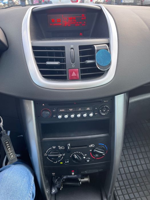 Peugeot 207 1.4 benzyna