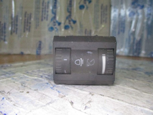 Botão / interruptor de luzes SKODA Octavia I Break (1U5)