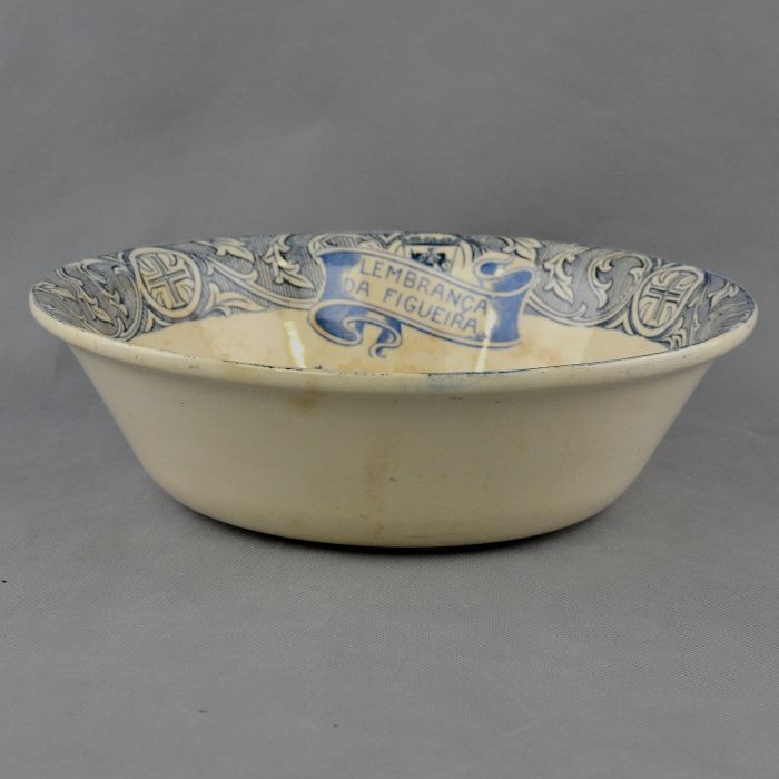 Bacia em Faiança Sacavém – Gilman com Igreja de Sta Cruz Coimbra