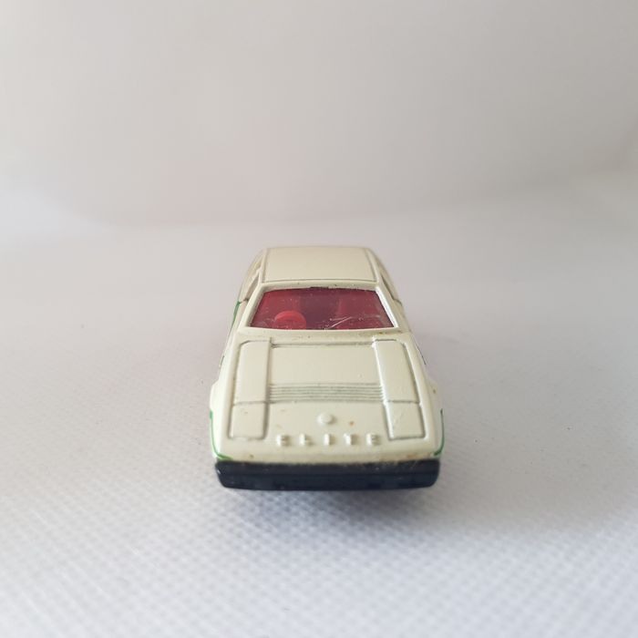 TOMICA F47 Lotus Elite