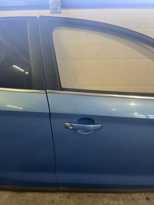 Drzwi przednie tylne Q8 prawe Ford Kuga MK1