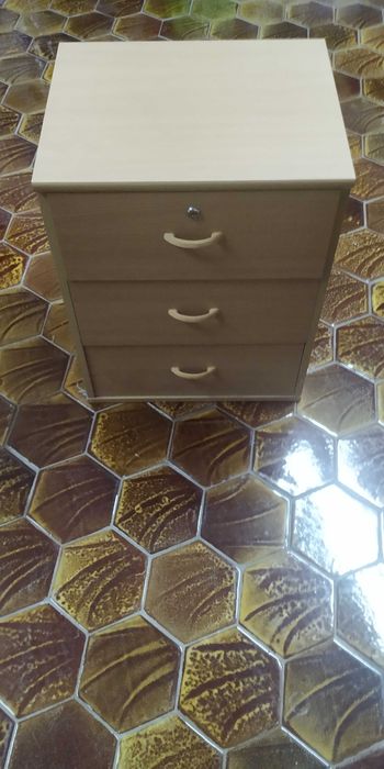 Vende se Gaveteiro, Portimão