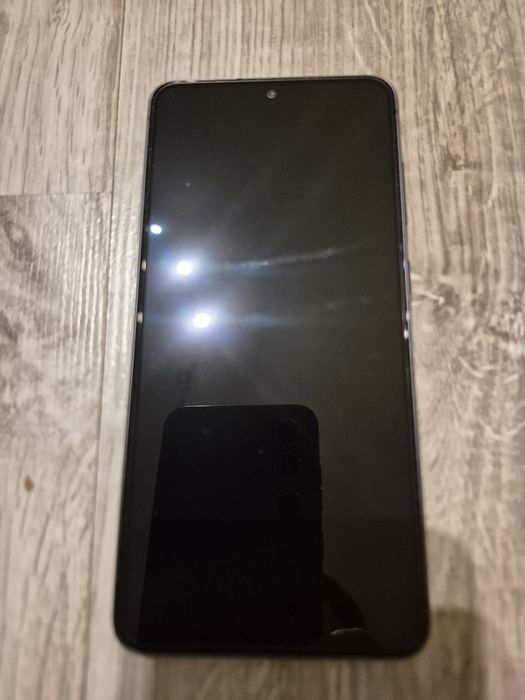 Samsung Galaxy S21 FE 5G + czarne etui
