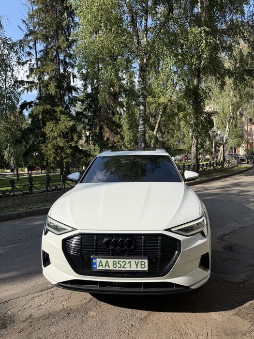 Audi e-tron 2019 | 95 кВт·год | Quattro | 130 тис. км