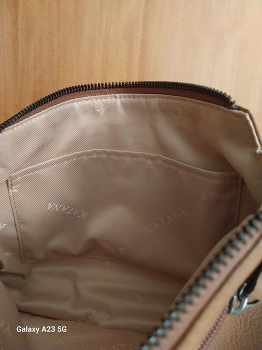 Mala a tiracolo, para senhora