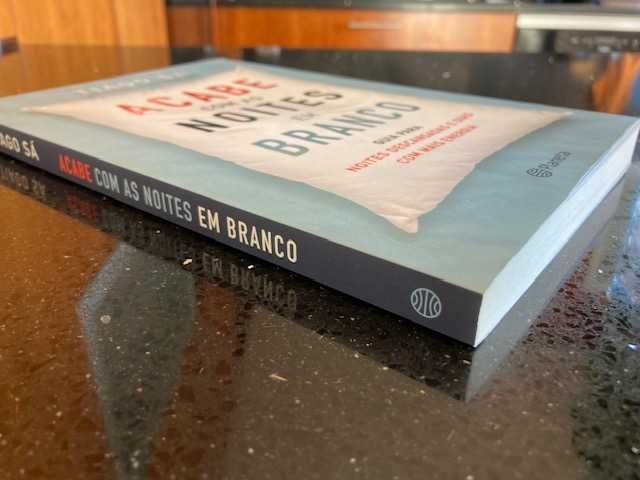 Livro Acabe com as Noites em Branco - Tiago Sá - COMO NOVO