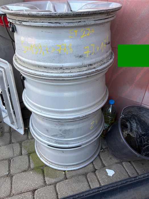 Felgi aluminiowe Dodge RAM 17 cali 5x139.7 7J ET22.4 – komplet