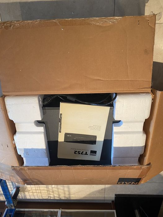 Amplificador Surround Receiver NAD T 752