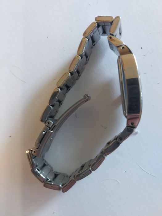 Продам женские  часы Casio