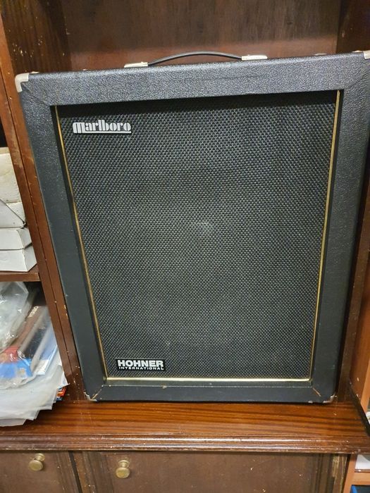 Coluna Hohner para amplificador de guitarra
