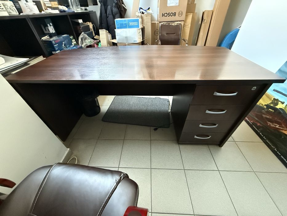 Офисный стол директора