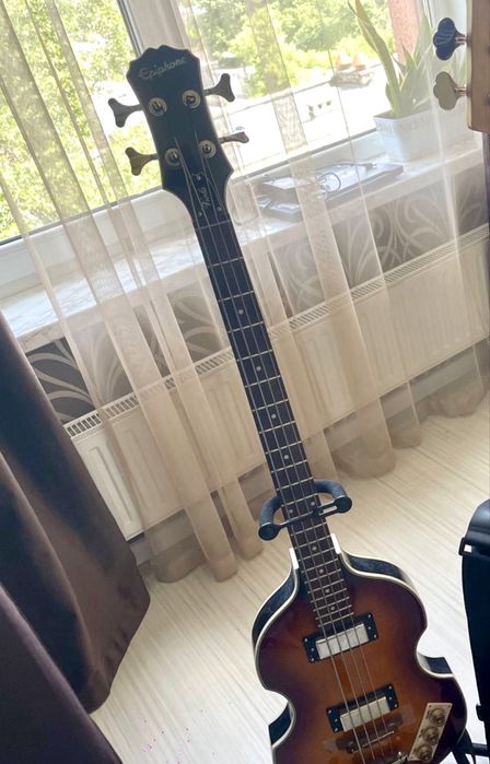 Бас-гітара Epiphone Viola Bass (нові flatwound струни)
