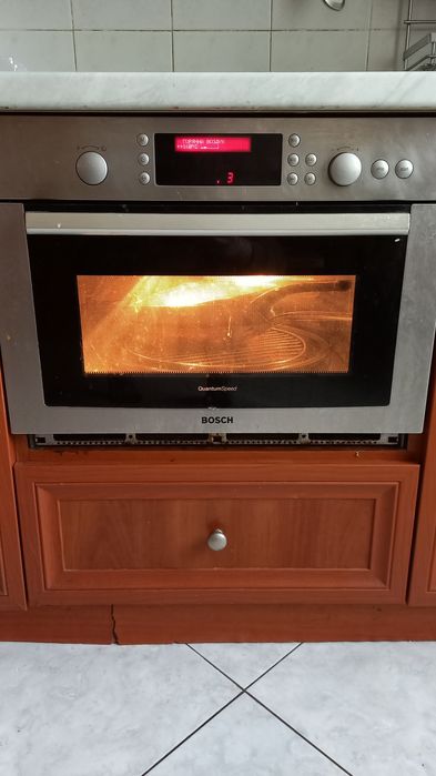 Продаю Духовку Bosch quantum speed.