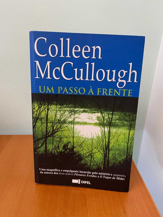 Um Passo à Frente - Colleen McCullough