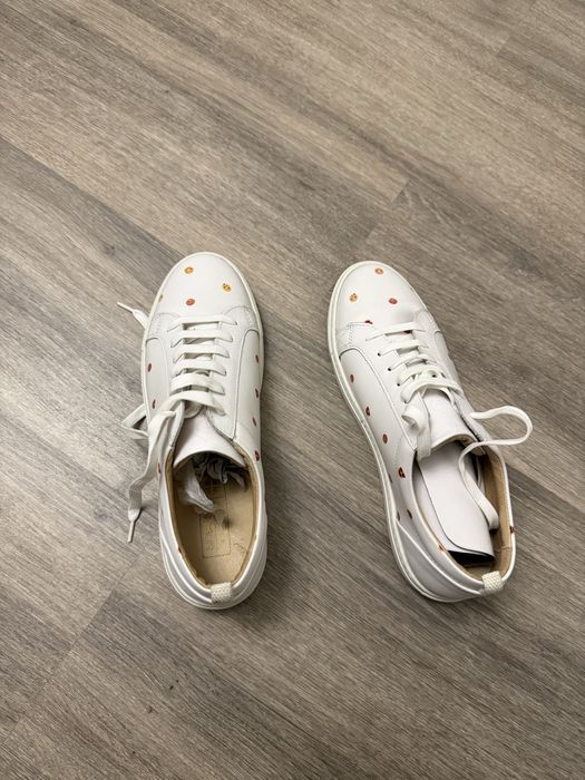 Женские кроссовки