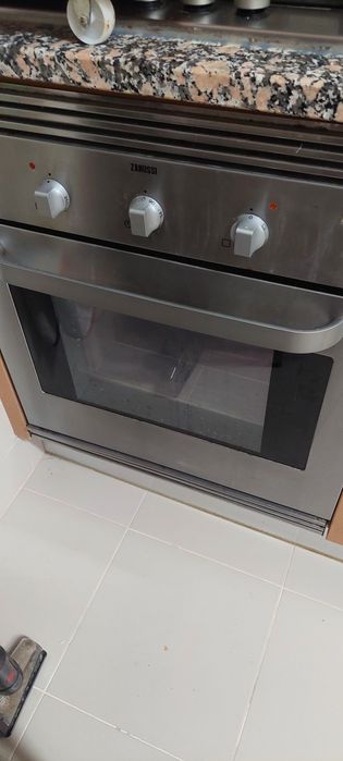 Forno encastte zanussi