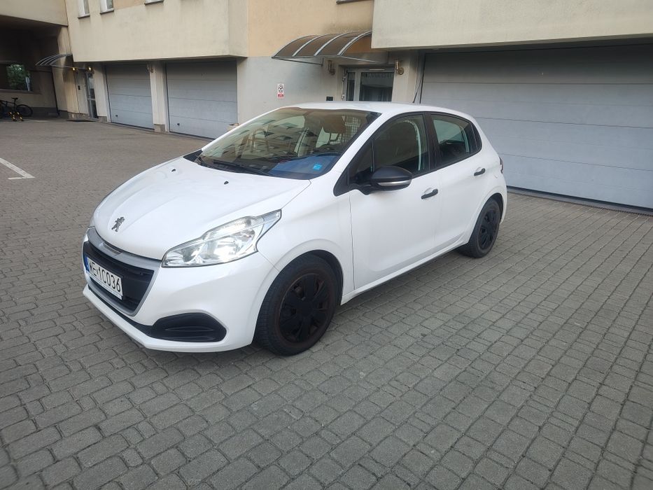 Peugeot 208 van vat-1