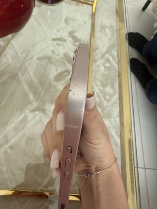 Sprzedam iphone 13 rozowy