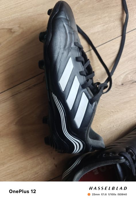 Buty piłkarskie korki adidas UK 4