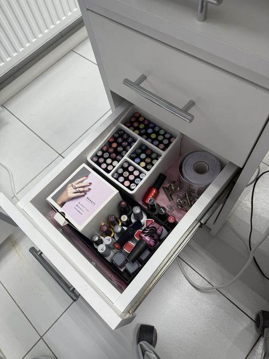 Манікюрний стіл з витяжкою Air Max