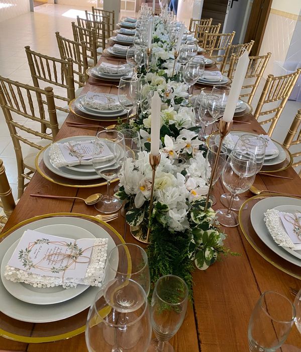 Aluguer mesas cadeiras chapéus de sol outros