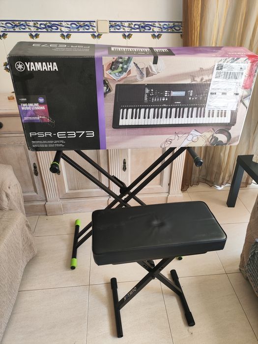 Teclado yamaha SR-E373 como novo
