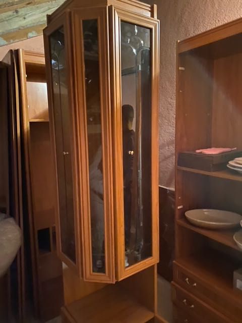 Móveis de bom material de madeira