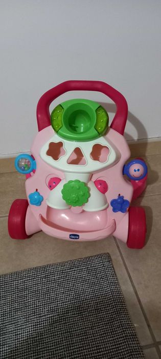 Andarilho chicco rosa