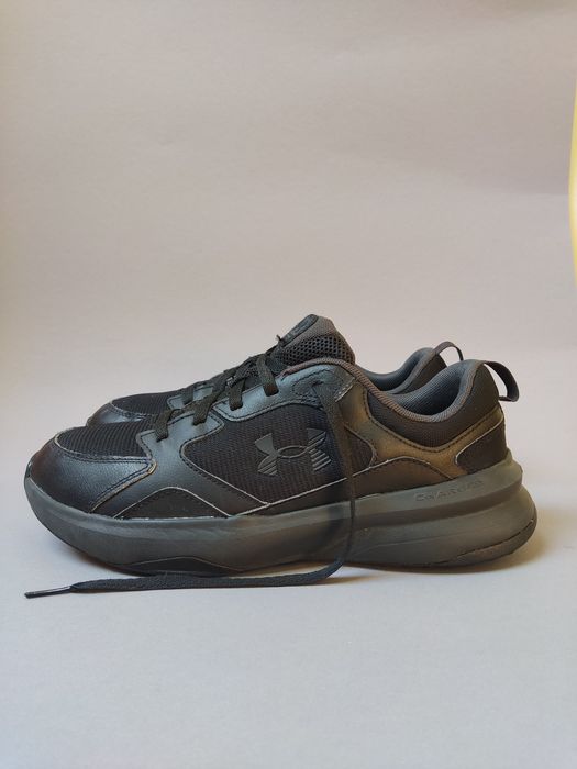 Чоловічі чорні шкіряні кросівки Under Armour Charged Edge