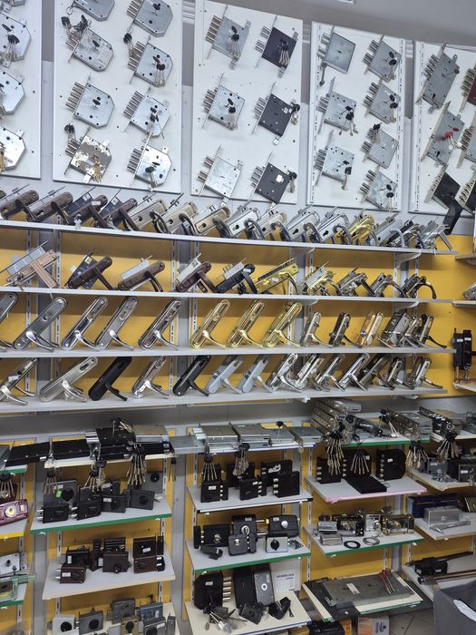 Аварійне відкриття замків 24/7 | Двері, Авто, Сейфи