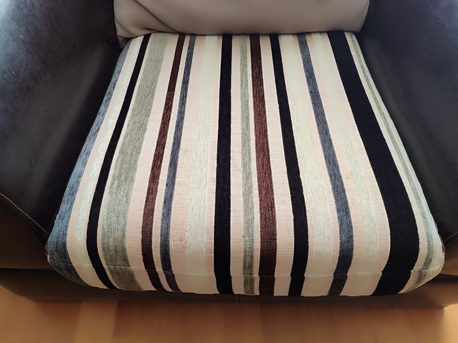Sofa + 2 fotele – eko skóra, bardzo dobry stan