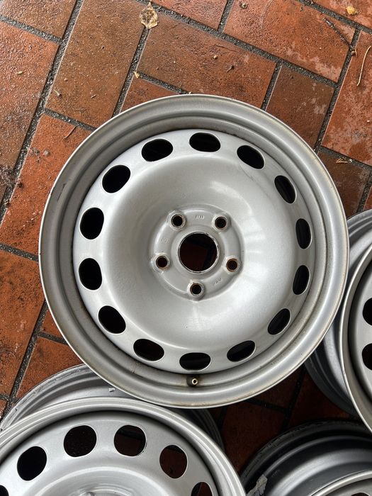 4xfelga stalowa 16" VW/SEAT/SKODA/AUDI (5x112 ET50) - srebrne