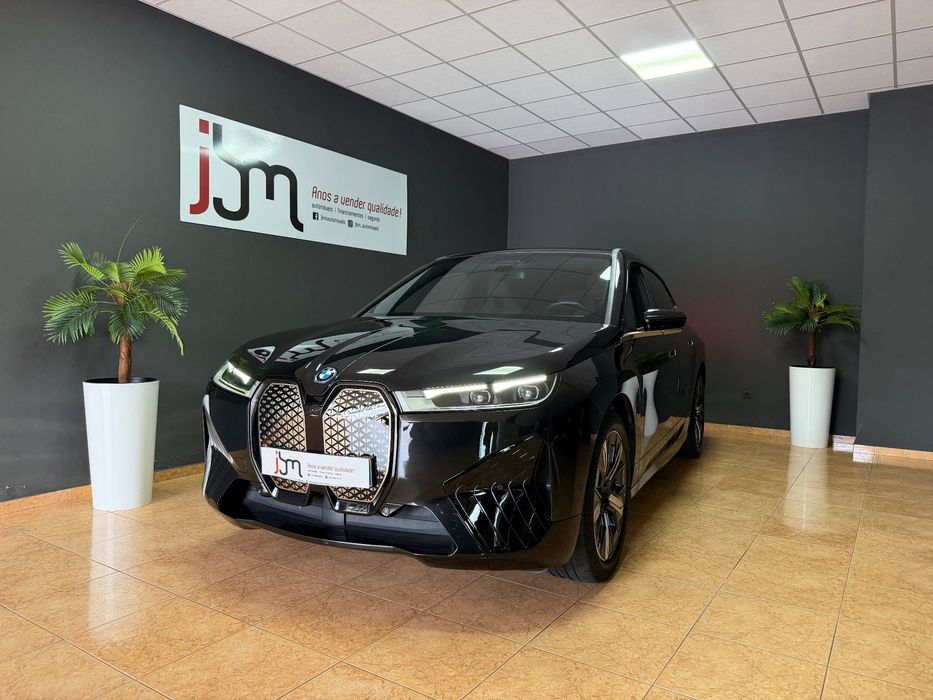 BMW iX xDrive 50 Pack Desportivo