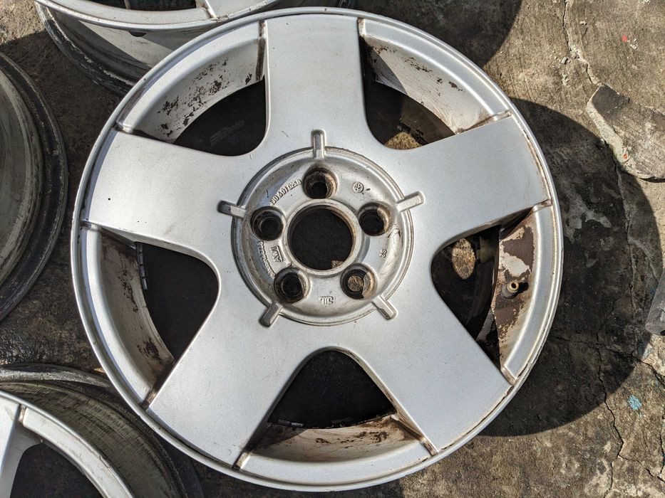 Felgi Aluminiowe 15 5x100 6Jx15H2 ET38 VW Volkswagen Golf IV