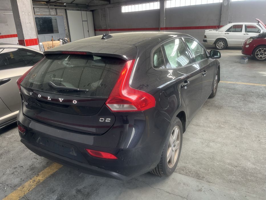 Volvo V40 D2 para peças