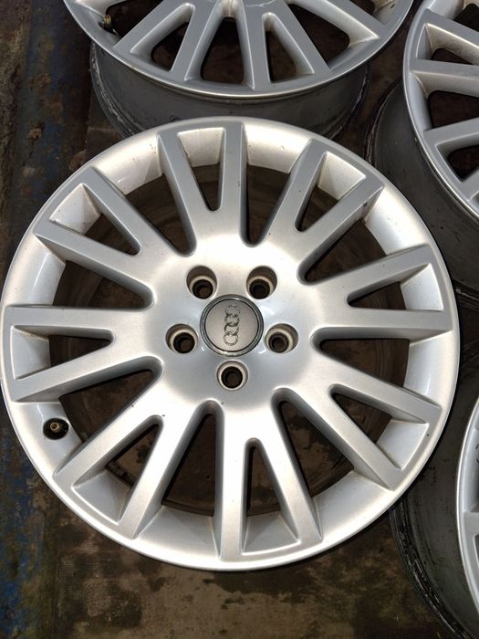Диски audi 7jx17x112  et42  4шт. Рівні не варені.