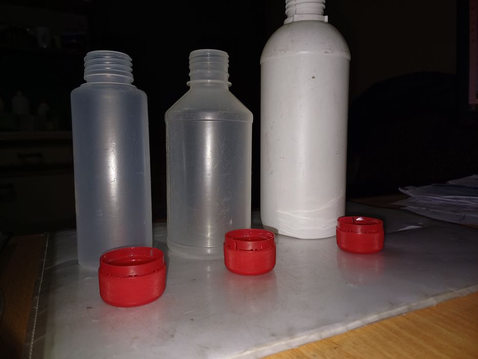 Продам пластмасовий ПЕТ флокон(пляшка)