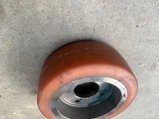 wozek widłowy naped koło