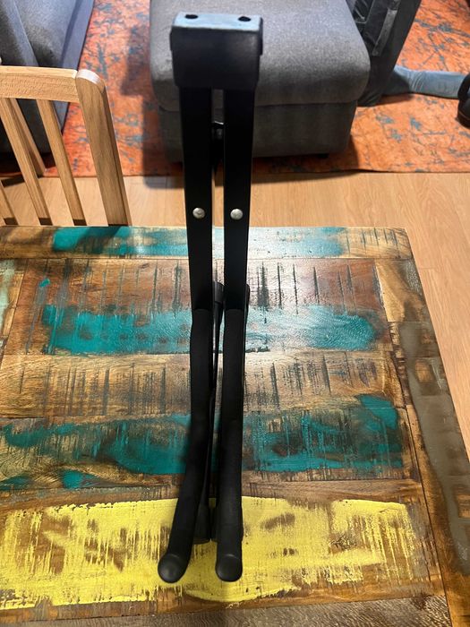 Suporte dobrável para guitarra RockJam – 10€