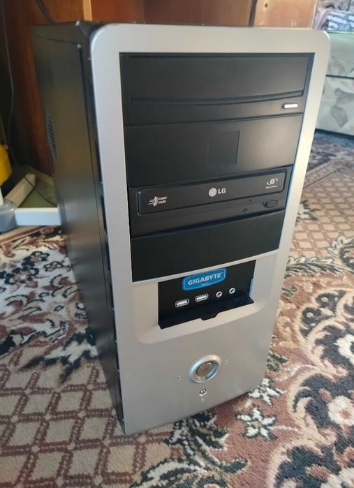 Компютер стаціонарний, пк.