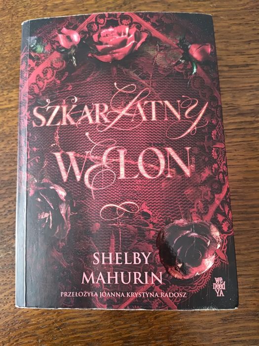 Szkarłatny welon Shelby Mahurin